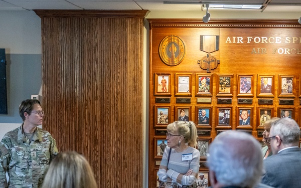 DOCA Members Visit AFSOC