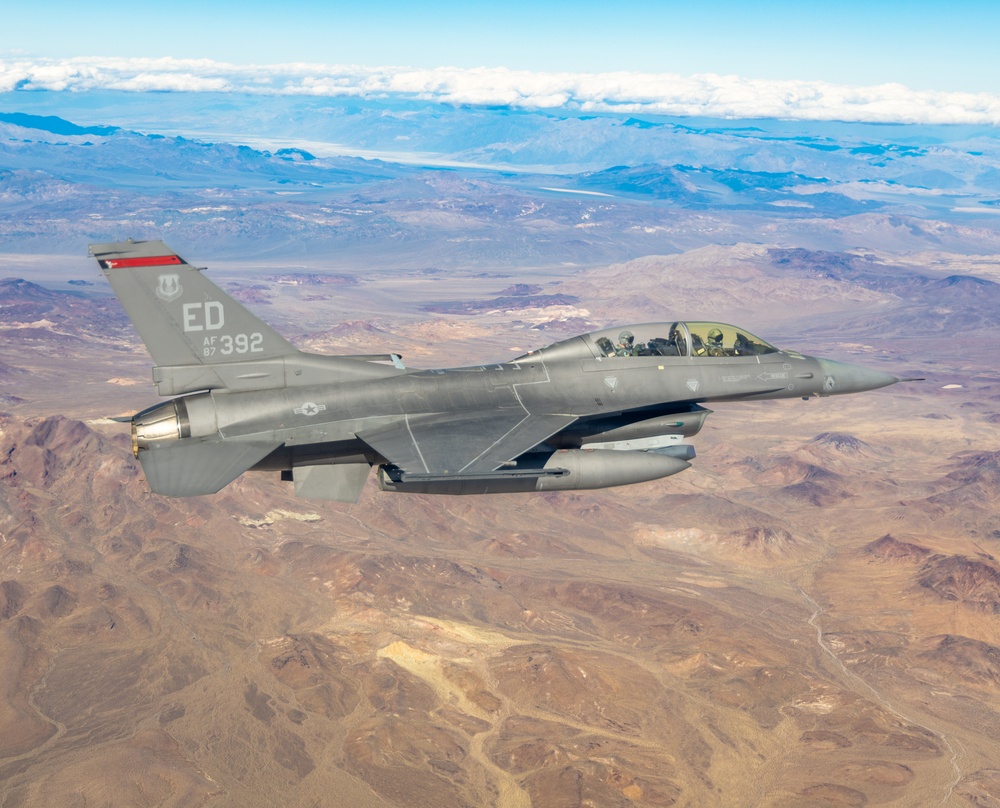 Edwards AFB 416th FLTS F-16D flies a Photo Chase mission