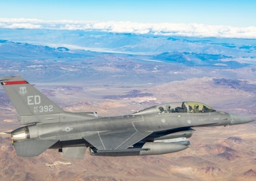 Edwards AFB 416th FLTS F-16D flies a Photo Chase mission