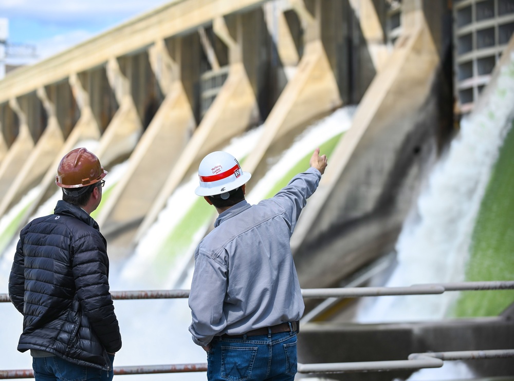 McNary Lock and Dam Tour