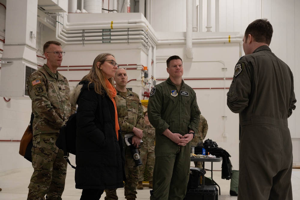 Zimmerman visits Eielson AFB