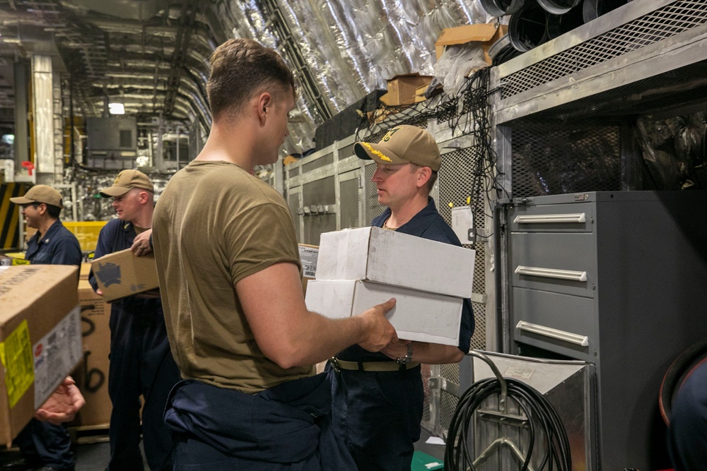 USS Mobile (LCS 26) Onloads Stores during Port Visit