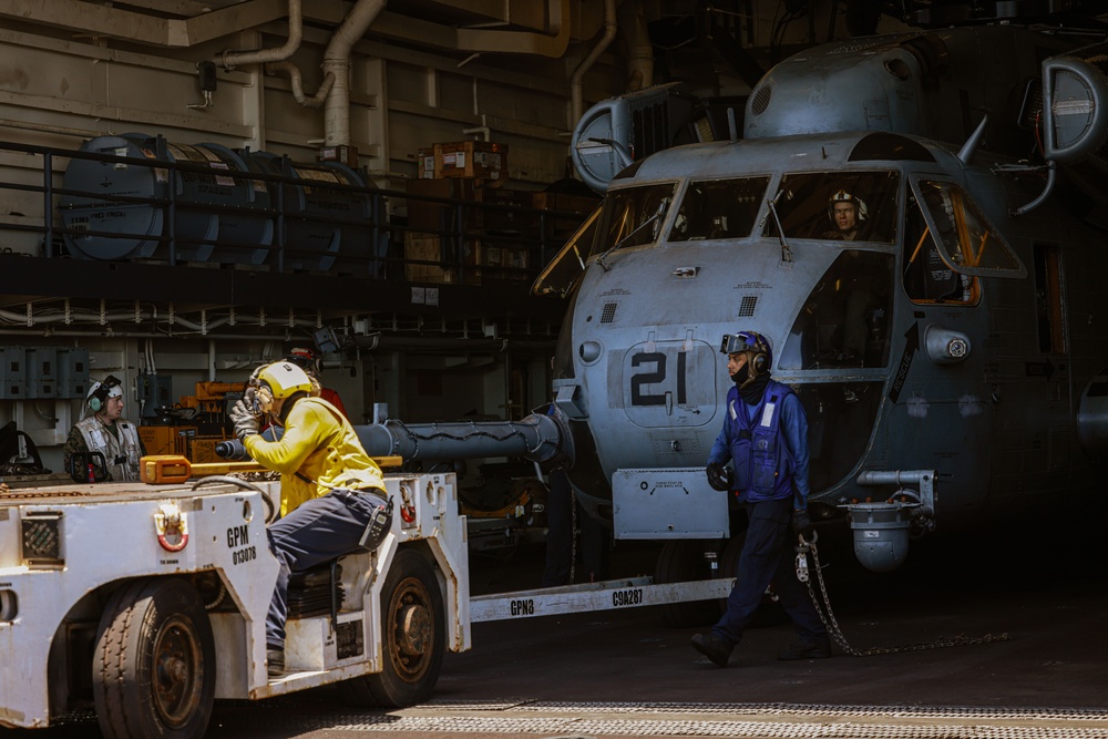 CH-53E Super Stallions Lift Off USS Somerset