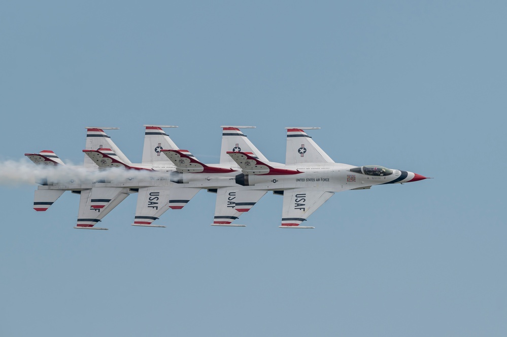 Heros in Flight Airshow (Act) demonstration