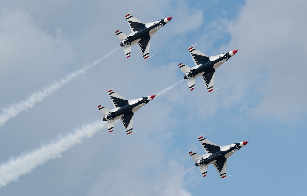 DVIDS Images Charleston Airshow 2024 Thunderbirds demonstration