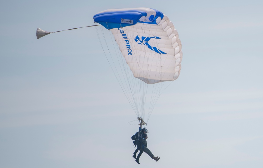 Heroes of Flight: Charleston Airshow Day 1