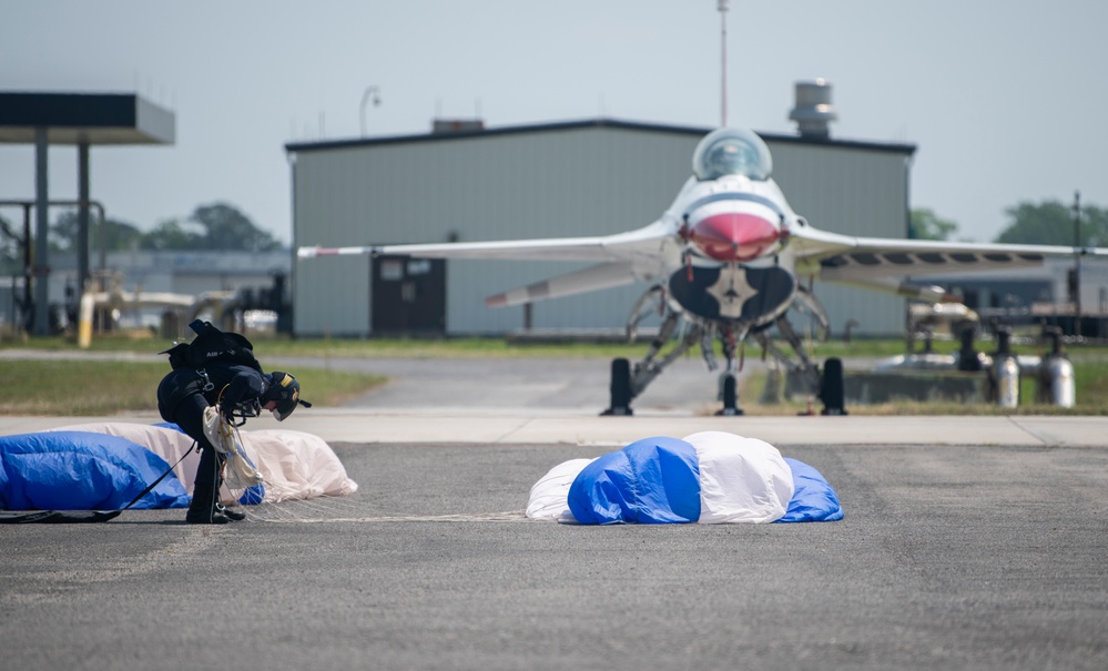Heroes of Flight: Charleston Airshow Day 1
