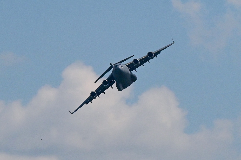 Charleston Airshow 2024 C-17 Globemaster III demonstration