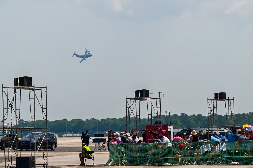 Charleston Airshow 2024 C-17 Globemaster III demonstration