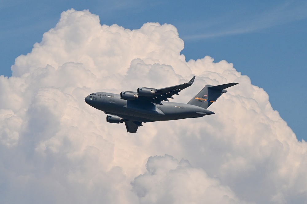 Charleston Airshow 2024 C-17 Globemaster III demonstration