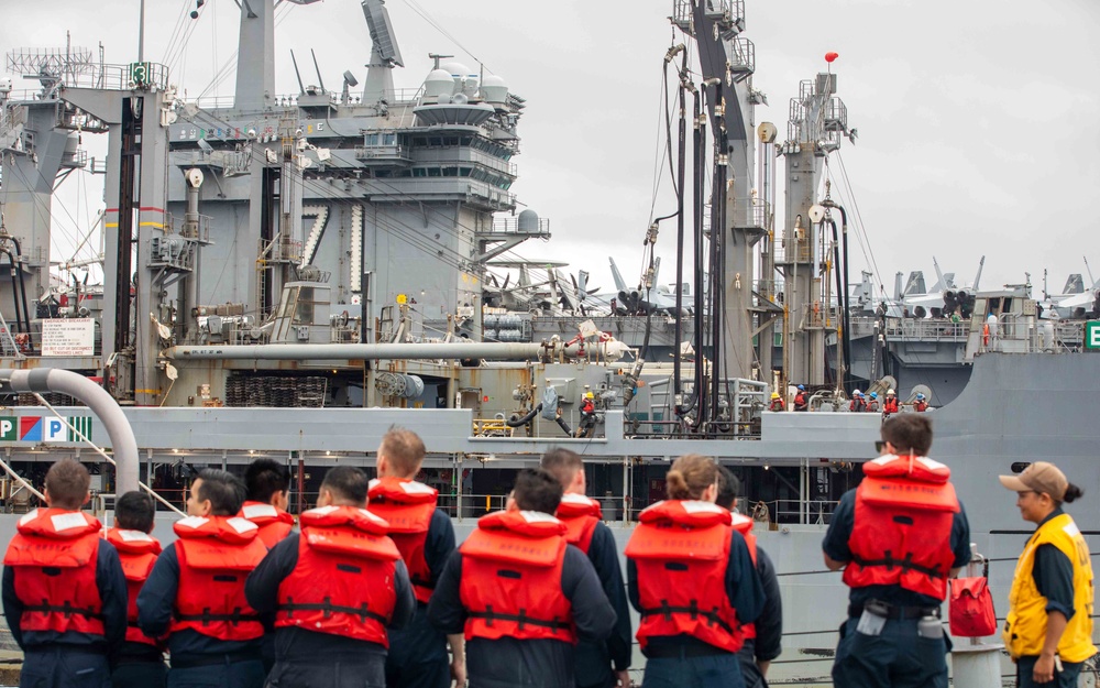 DVIDS - Images - USS Russell (DDG 59) fueling-at-sea with USS Theodore ...