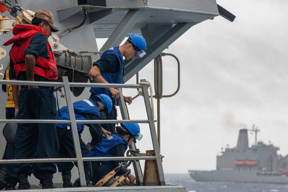 DVIDS - Images - USS Russell (DDG 59) fueling-at-sea with USS Theodore ...