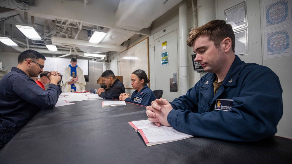 USS Russell (DDG 59) Catholic mass