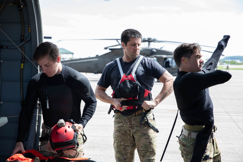 63rd Theater Aviation Brigade Performs Helocast Demonstration at Thunder Over Louisville, 2024