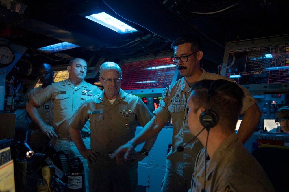 Adm. Caudle, Commander Fleet Forces Command, Visits USS Mason (DDG 87)