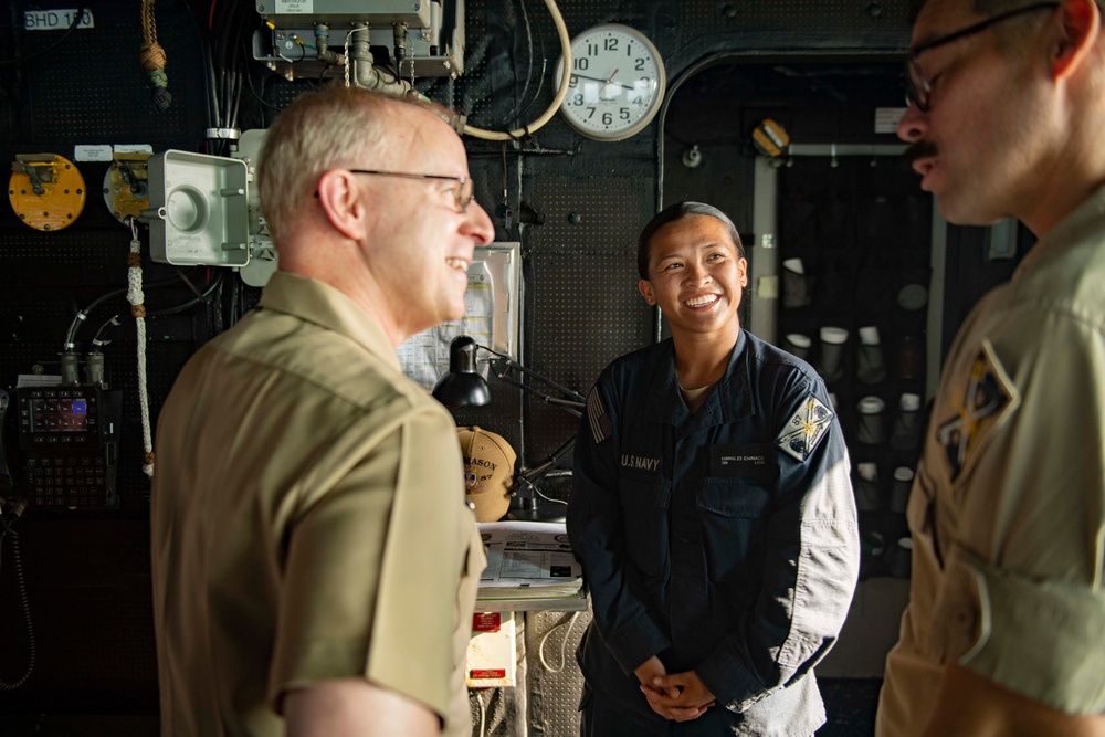 Adm. Caudle, Commander Fleet Forces Command, Visits USS Mason (DDG 87)