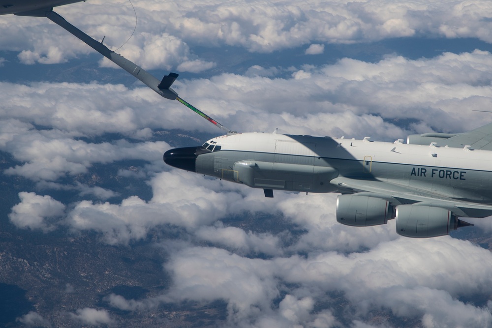 Expanding air-to-air refuelling support