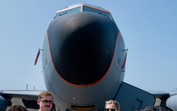 909th ARS keep Hogs flying