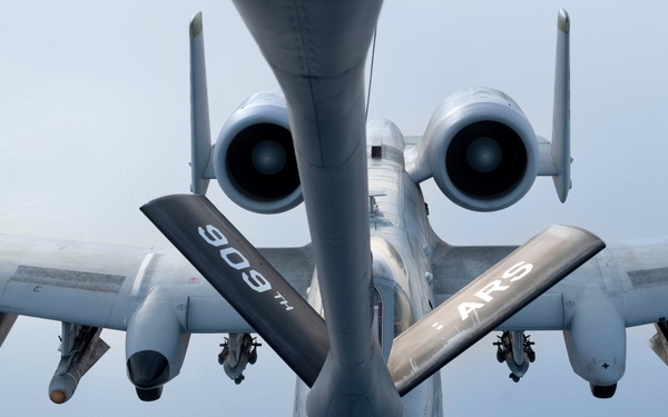 909th ARS keep Hogs flying