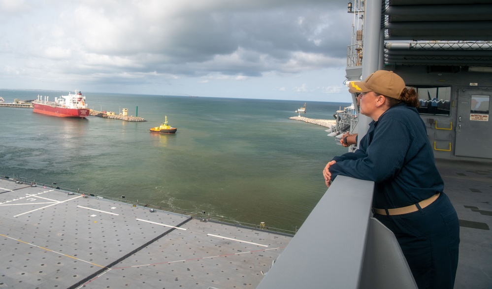 Hershel &quot;Woody&quot; Williams Enters the Port of Tema, Ghana