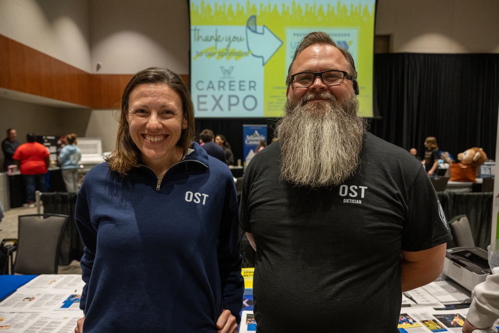 4th Fighter Wing participates in career fair