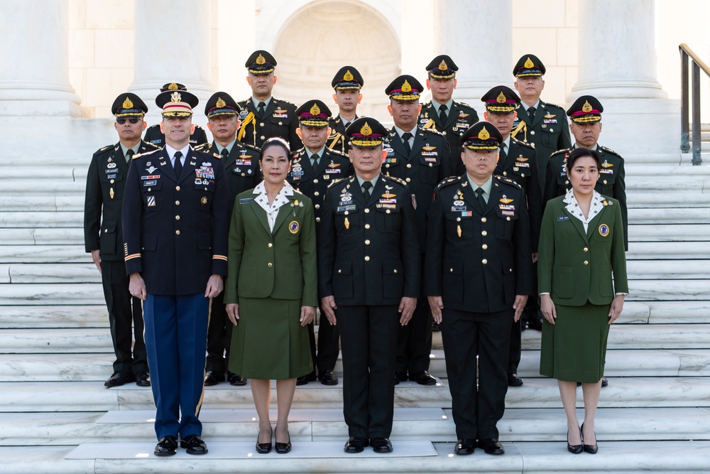 Chief of the Army of Thailand Gen. Charoenchai Hinthao Participates in a Public Wreath-Laying Ceremony at the Tomb of the Unknown Soldier