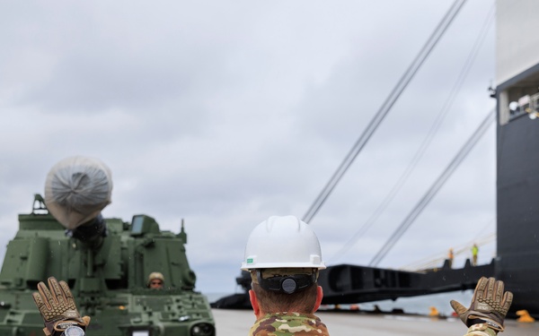 U.S. Army Reserve and Danish militaries open the Kalundborg port for DE24