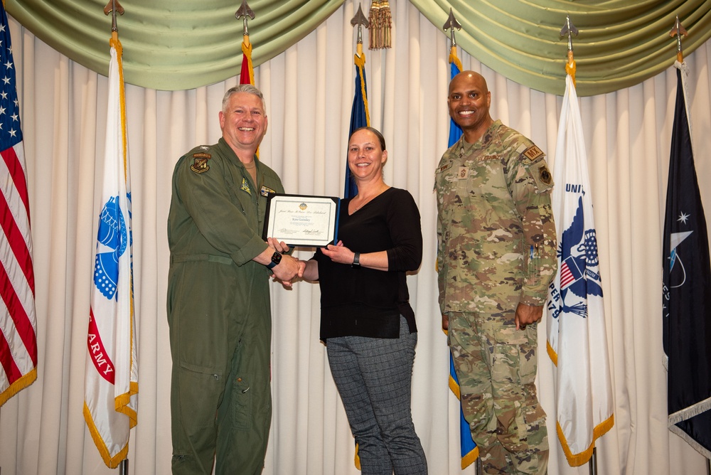 2400418-F-OJ181-1055