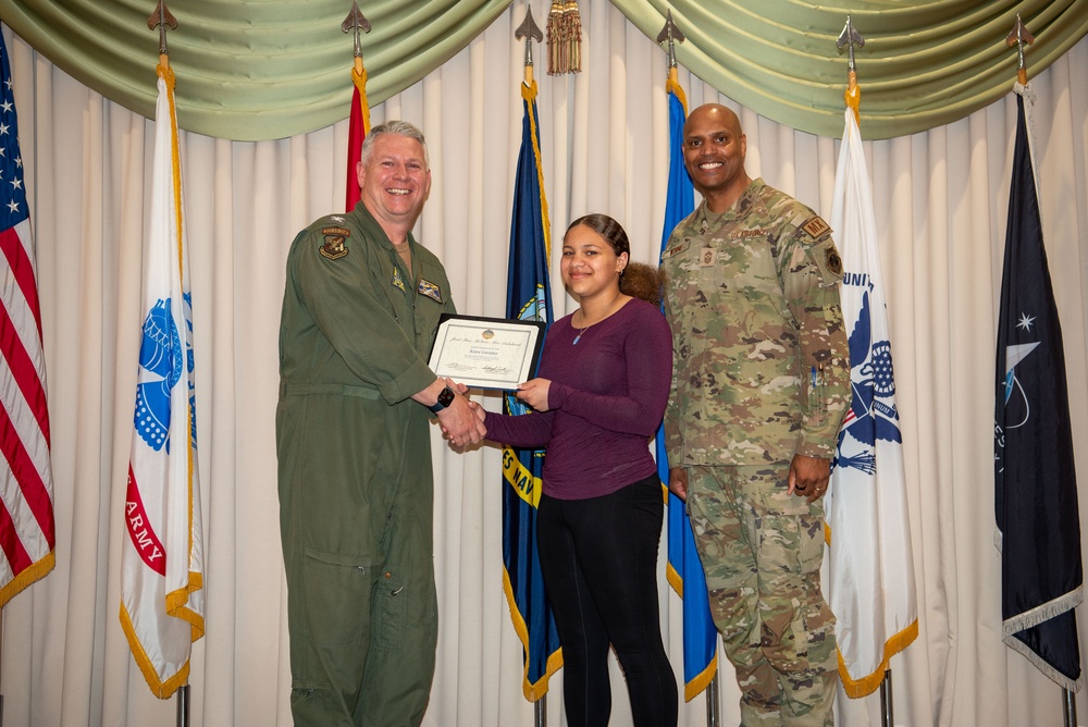 2400418-F-OJ181-1052