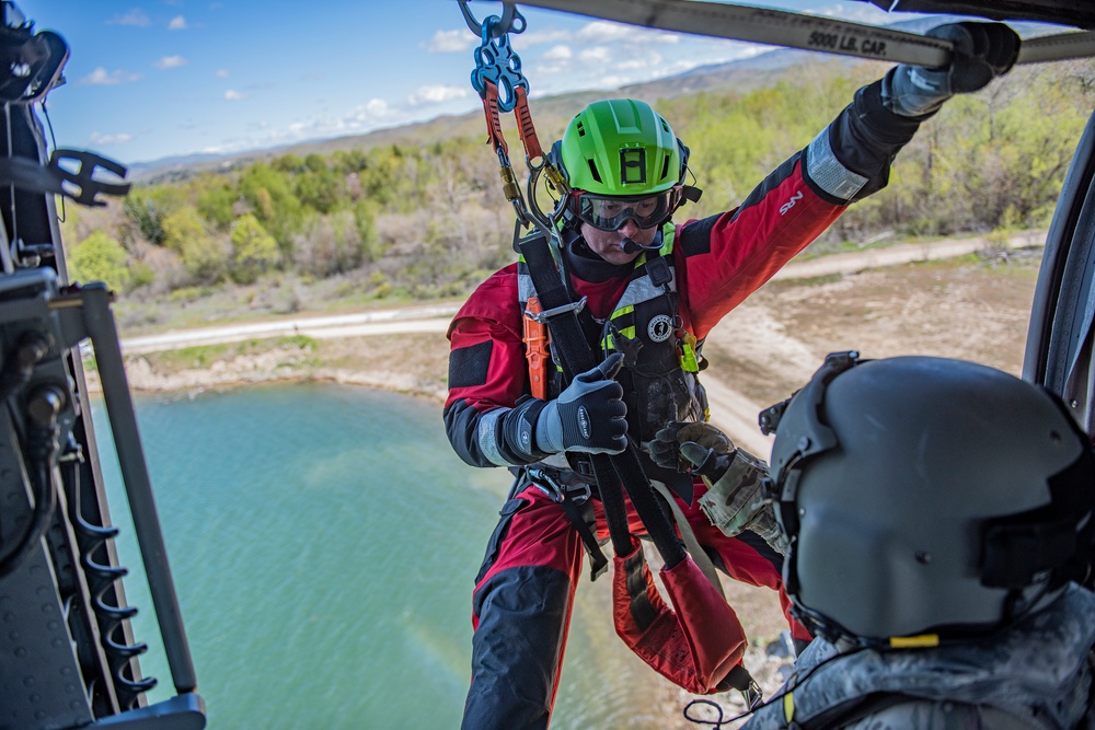 Guardsmen, firefighters train for real-world flood emergencies