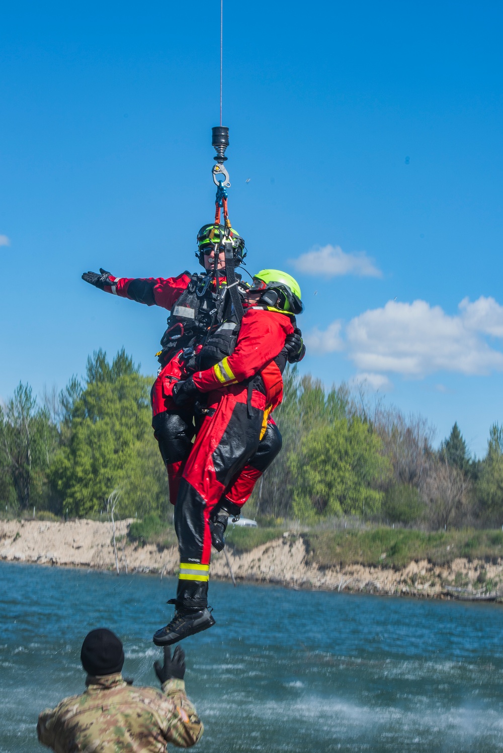 Guardsmen, firefighters train for real-world flood emergencies