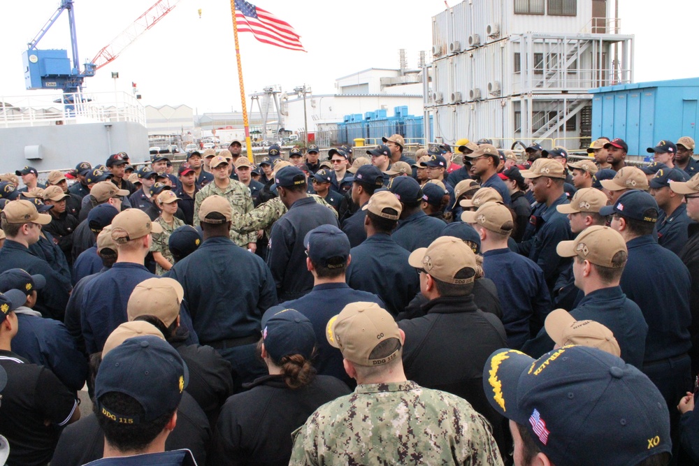 USS Rafael Peralta (DDG 115) Earns Bloodhound Award