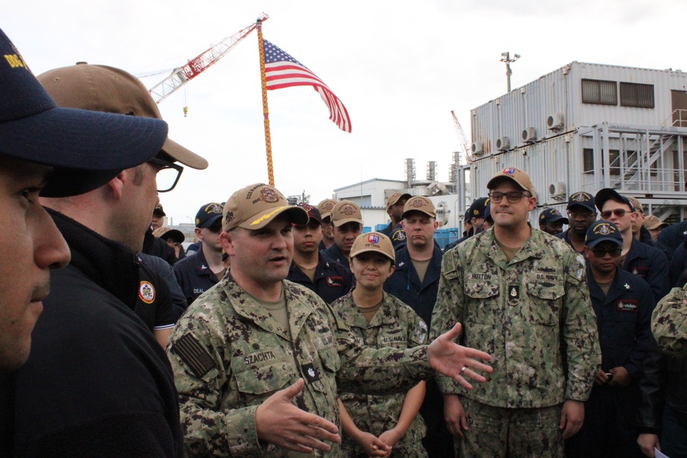 USS Rafael Peralta (DDG 115) Earns Bloodhound Award