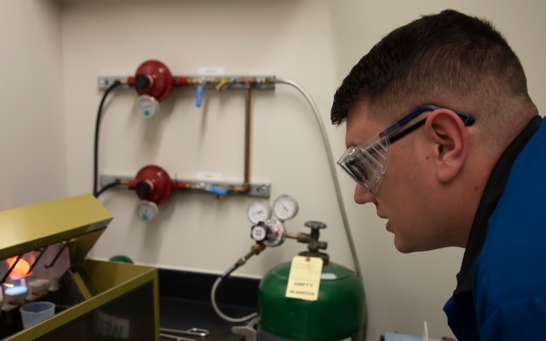 USAFSAM labs support occupational, environmental health needs