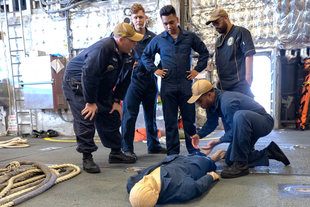 USS Mobile (LCS 26) Conducts Medical Training and Boat Maintenance While Underway