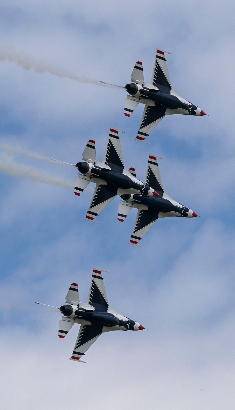 Heroes of Flight Airshow Thunderbirds demonstration