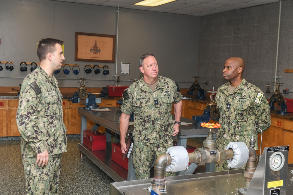 NETC Commander Visits Great Lakes