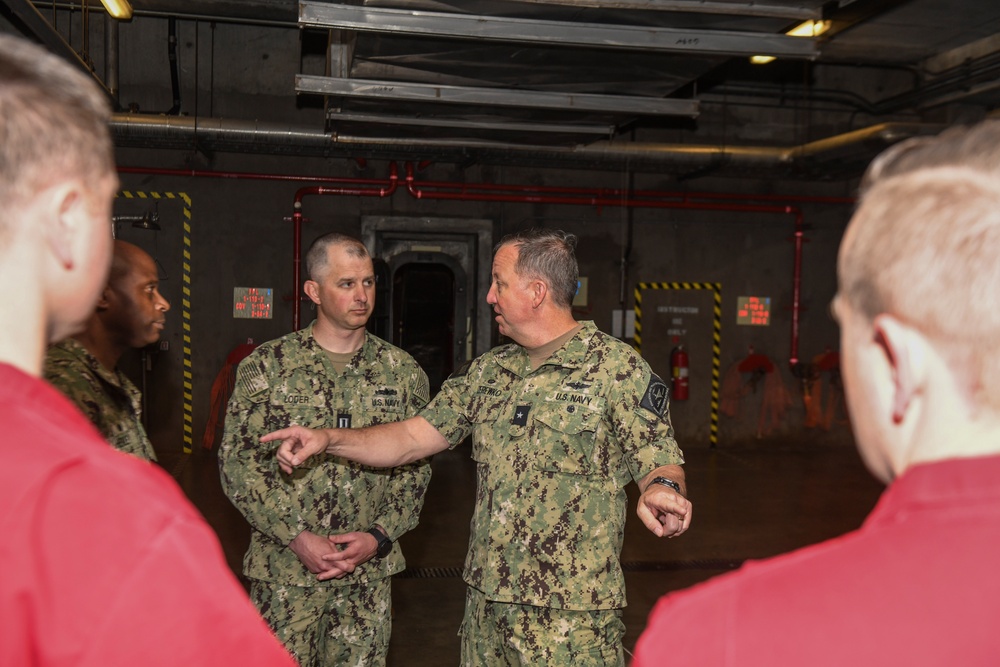 NETC Commander Visits Great Lakes