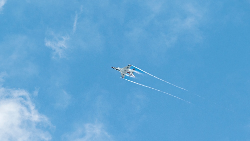 Charleston Airshow 2024 Thunderbirds demonstration