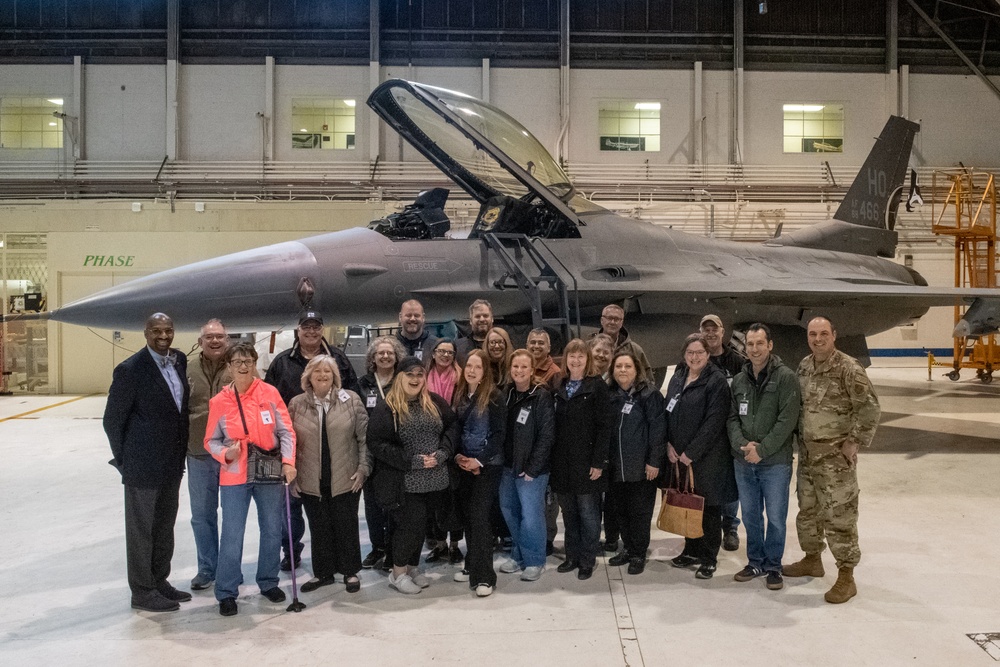 Fort Wayne business professionals visit the 122nd Fighter Wing