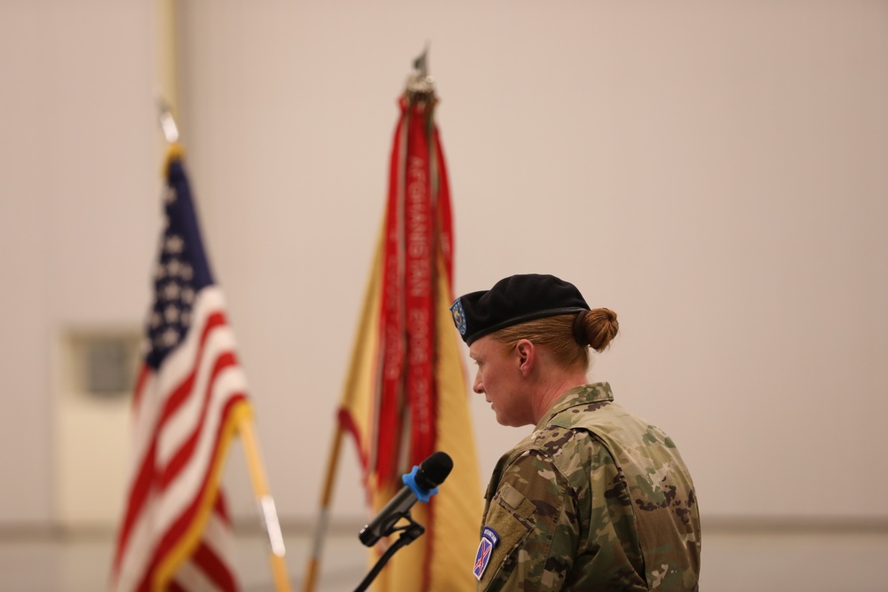 Outgoing 1st Sgt. Gives Remarks During a Change of Responsibility