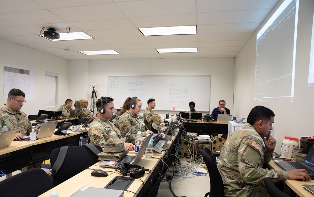 Soldiers Work at Joint Operations Center for Vibrant Response 24