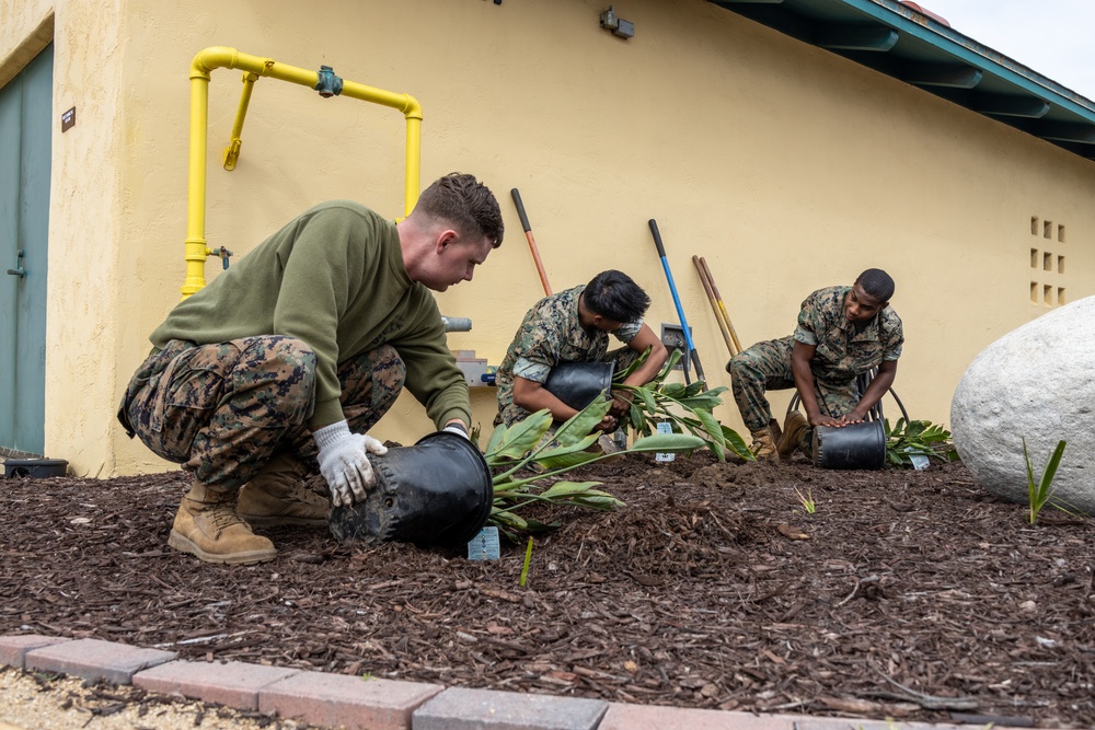 Camp Pendleton MCCS's Single Marine Program teams up with Environmental Security, and Recycling Center to host Earth Day event