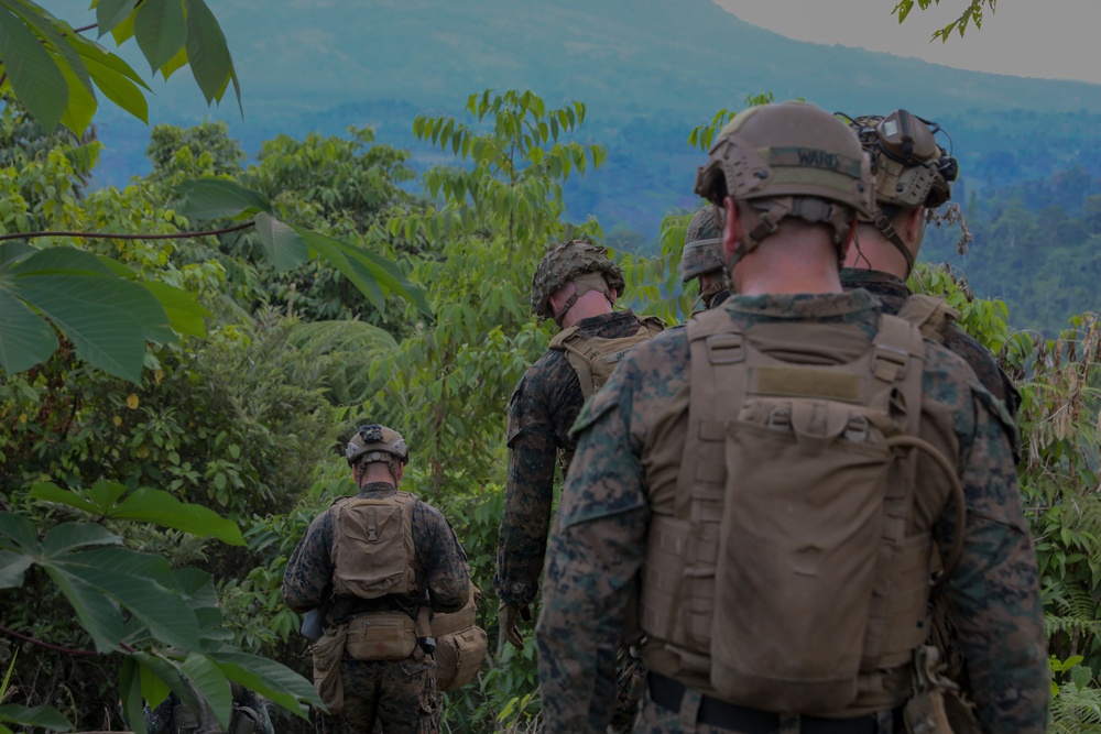 MAREX 24: U.S. Marines, Philippine marines conduct jungle patrol