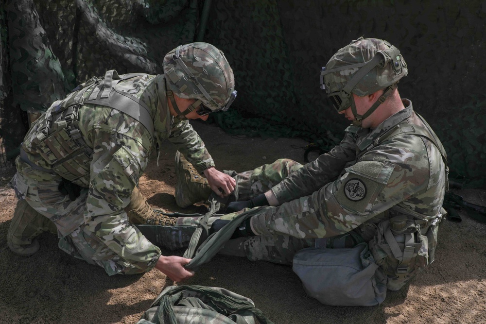 Soldiers train for the Expert Soldier Badge competition.