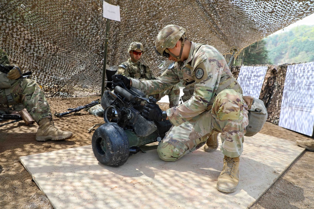 Soldiers train for the Expert Soldier Badge competition.