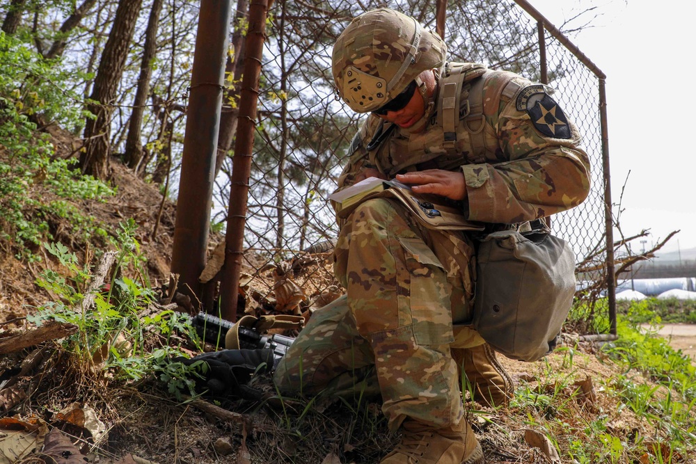 Soldiers train for Expert Soldier Badge competition.