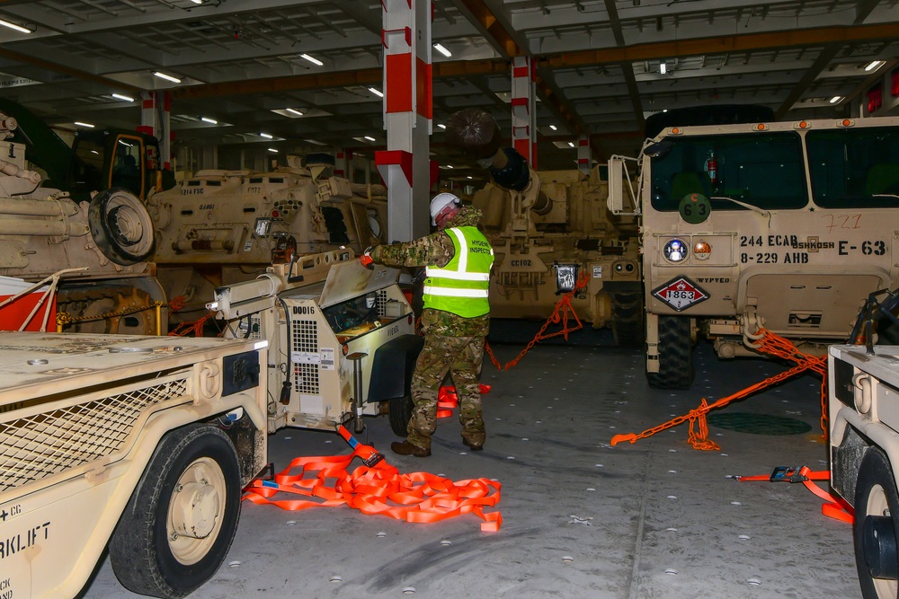 Kalundborg port operation for DEFENDER 24