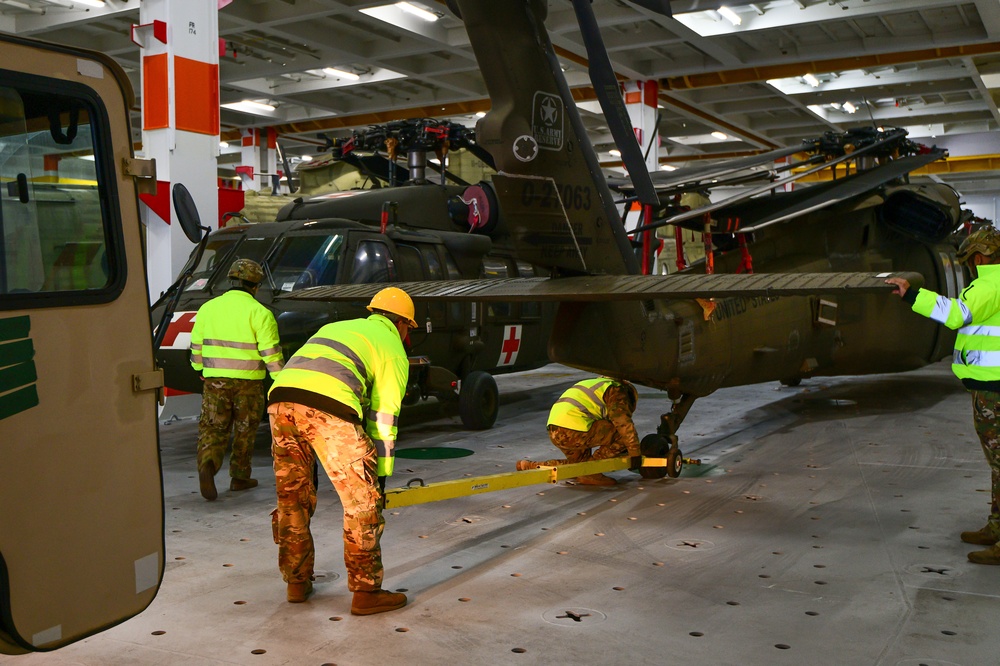 Kalundborg port operation for DEFENDER 24