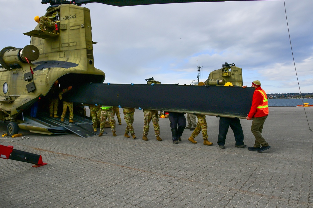 Kalundborg port operation for DEFENDER 24